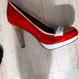 Charlote ruins size 9 red high hill